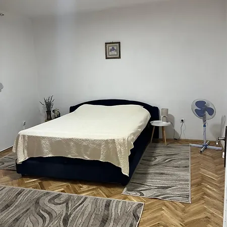 Apartment R&s Two Bedroom
