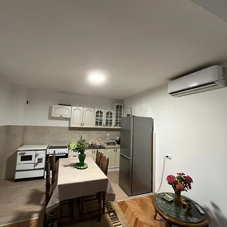 R&s Two Bedroom