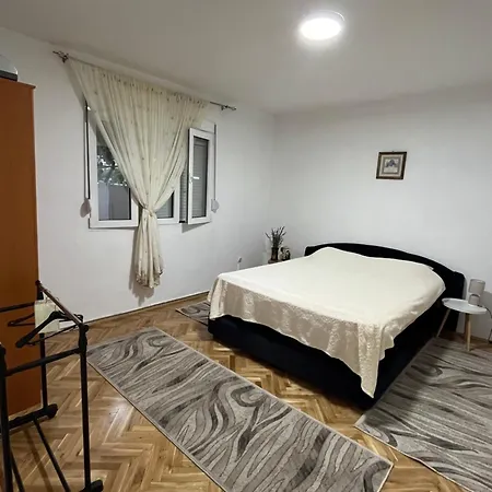 R&s Two Bedroom